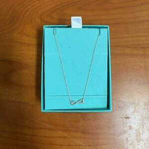 NEW In Box Tiffany & Co Silver Infinity Necklace